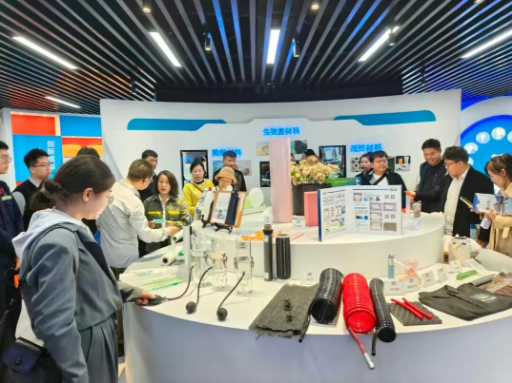 {d0381d43-c5a9-4082-83dc-da3287ce4495}